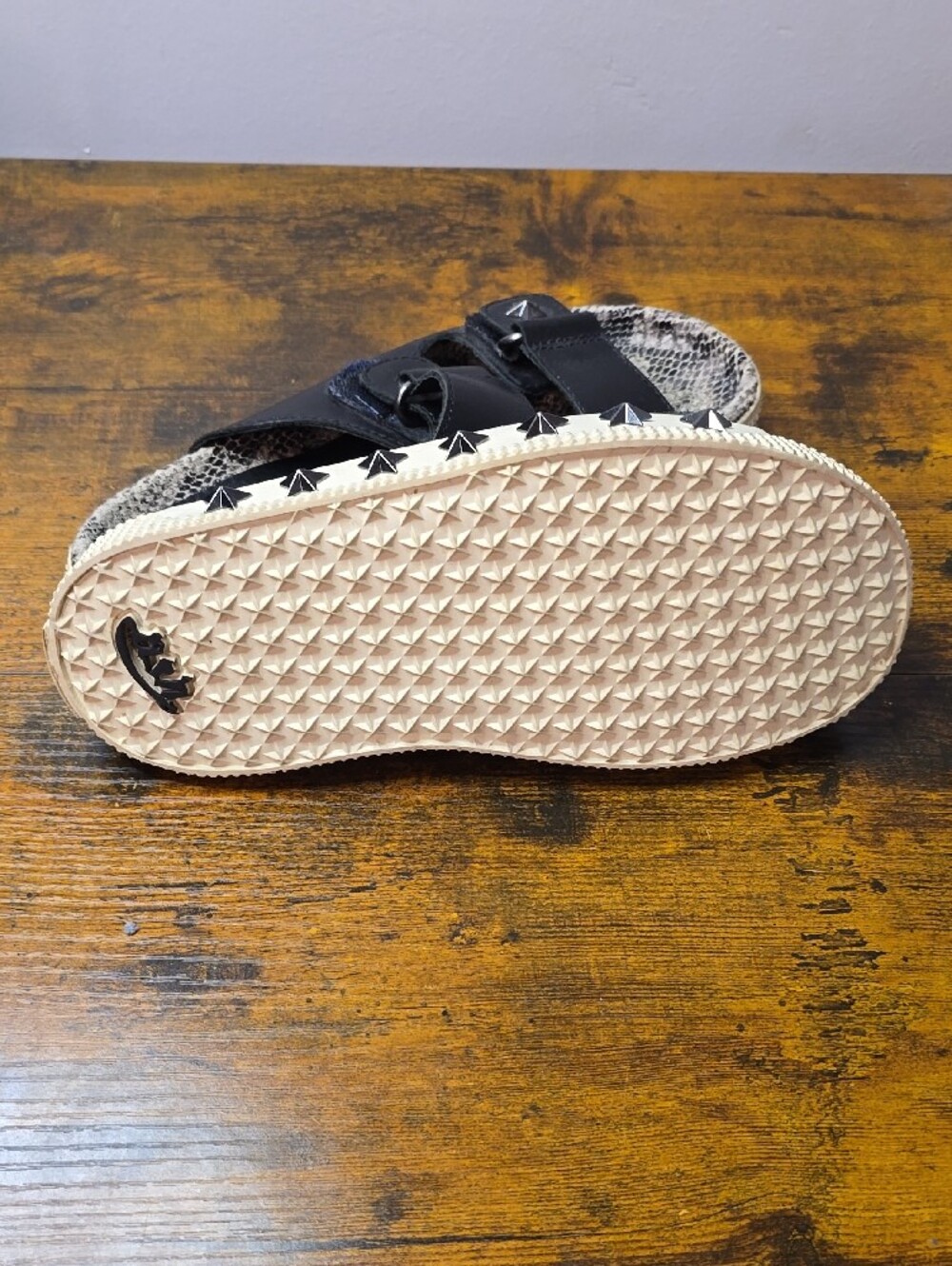 ASH "Kab" Black Leather Gunmetal Star Studded Slides - Picture 5 of 5